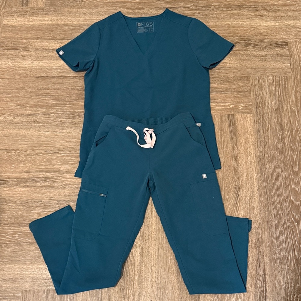Figs Scrub Set